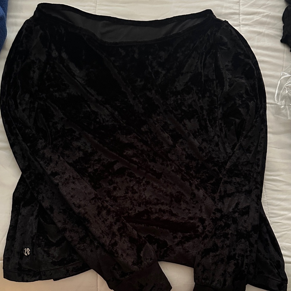 Black Velvet long sleeve - Buff Bunny
